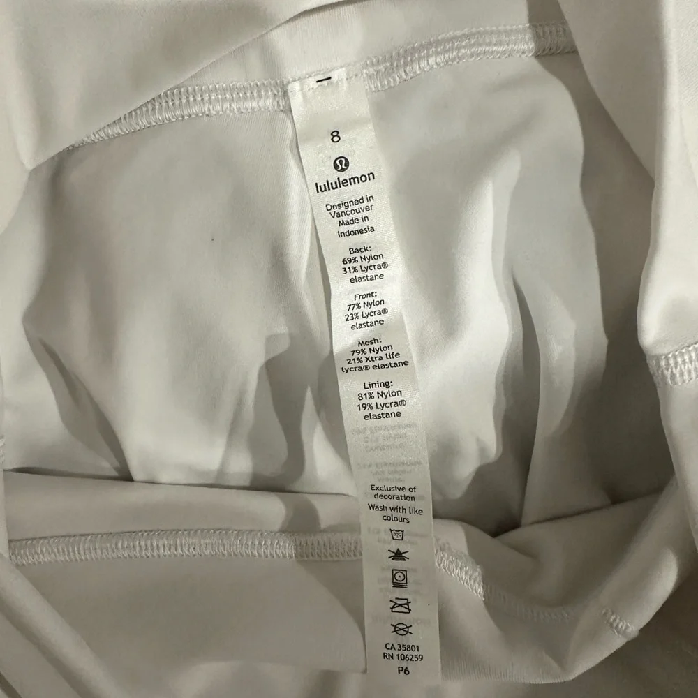 White cropped lululemon size 8 leggings - Picture 3 of 3